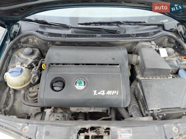 Зеленый Шкода Фабия, объемом двигателя 1.4 л и пробегом 250 тыс. км за 2450 $, фото 15 на Automoto.ua