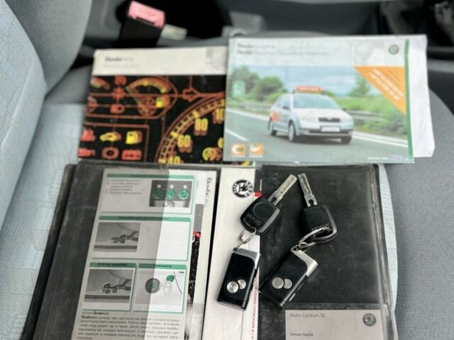 Зелений Шкода Фабія, об'ємом двигуна 1.4 л та пробігом 269 тис. км за 2399 $, фото 6 на Automoto.ua