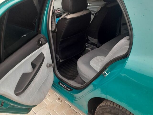 Зелений Шкода Фабія, об'ємом двигуна 1.4 л та пробігом 1 тис. км за 2200 $, фото 6 на Automoto.ua