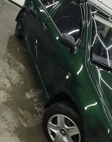 Зелений Шкода Фабія, об'ємом двигуна 1.4 л та пробігом 196 тис. км за 2800 $, фото 4 на Automoto.ua