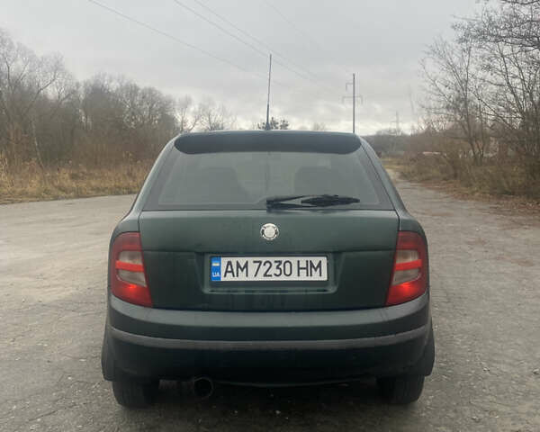 Зеленый Шкода Фабия, объемом двигателя 1.39 л и пробегом 460 тыс. км за 1850 $, фото 4 на Automoto.ua