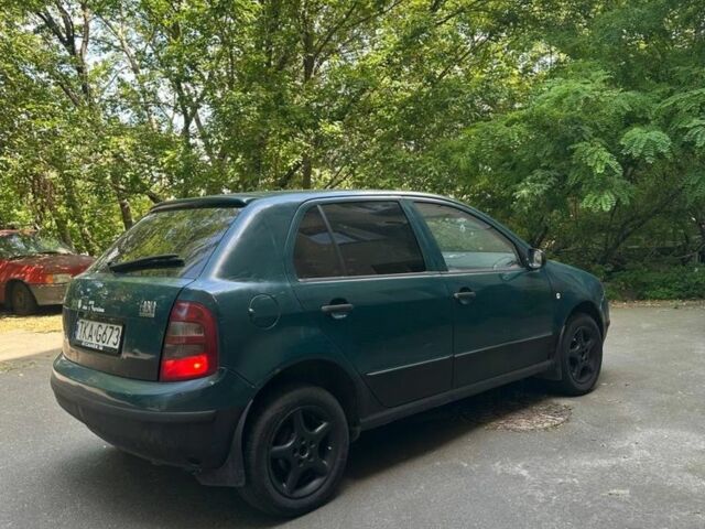 Зеленый Шкода Фабия, объемом двигателя 1.3 л и пробегом 170 тыс. км за 1350 $, фото 3 на Automoto.ua