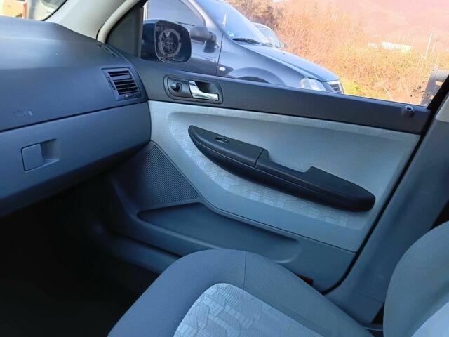 Зелений Шкода Фабія, об'ємом двигуна 1.4 л та пробігом 160 тис. км за 1550 $, фото 11 на Automoto.ua