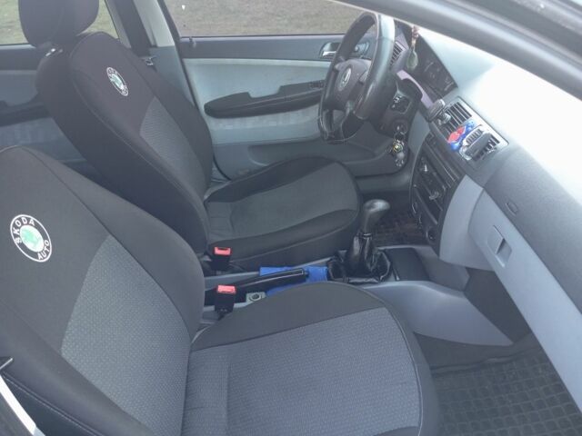 Зеленый Шкода Фабия, объемом двигателя 1.4 л и пробегом 253 тыс. км за 2999 $, фото 5 на Automoto.ua