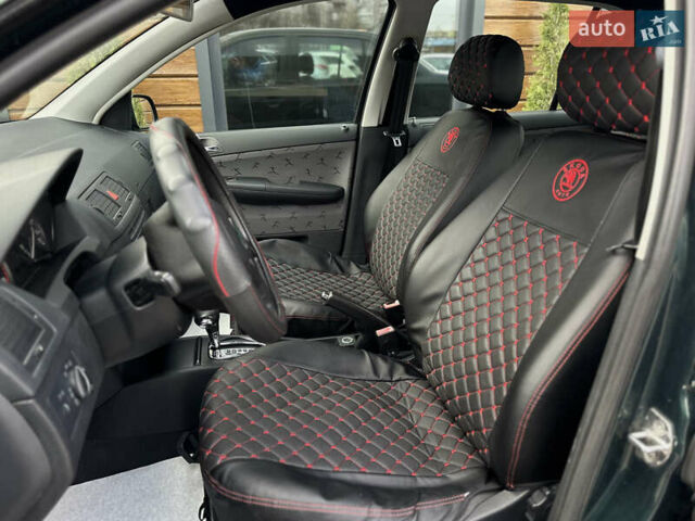 Зелений Шкода Фабія, об'ємом двигуна 1.4 л та пробігом 207 тис. км за 3700 $, фото 20 на Automoto.ua