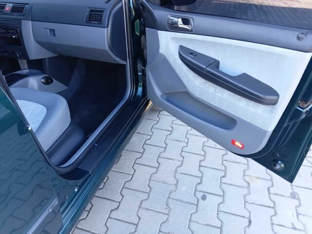 Зелений Шкода Фабія, об'ємом двигуна 1.4 л та пробігом 160 тис. км за 1550 $, фото 16 на Automoto.ua