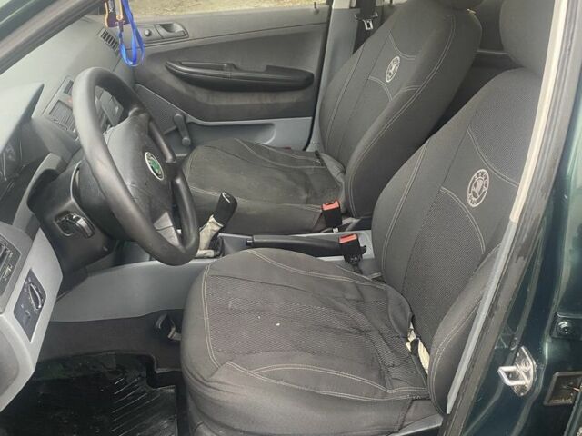 Зелений Шкода Фабія, об'ємом двигуна 1.4 л та пробігом 460 тис. км за 1800 $, фото 8 на Automoto.ua