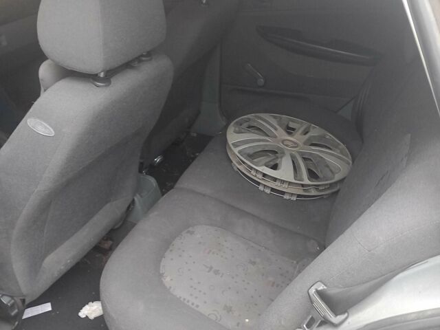 Зеленый Шкода Фабия, объемом двигателя 1.4 л и пробегом 100 тыс. км за 500 $, фото 2 на Automoto.ua