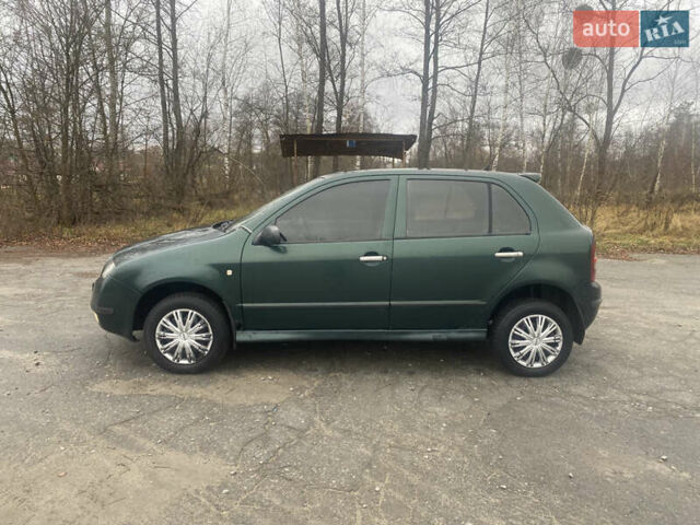 Зеленый Шкода Фабия, объемом двигателя 1.39 л и пробегом 460 тыс. км за 1850 $, фото 2 на Automoto.ua