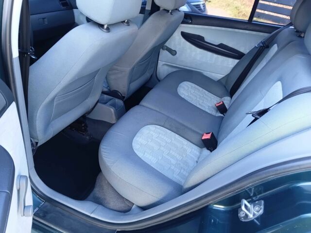 Зелений Шкода Фабія, об'ємом двигуна 1.4 л та пробігом 160 тис. км за 1550 $, фото 8 на Automoto.ua