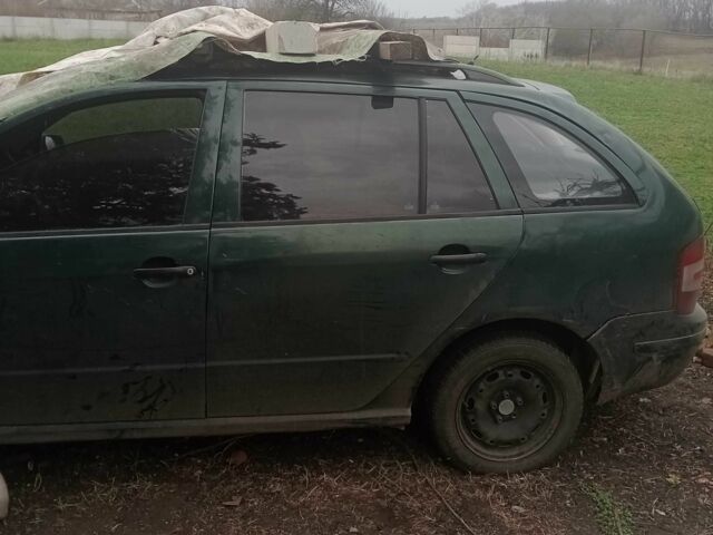 Зеленый Шкода Фабия, объемом двигателя 1.4 л и пробегом 100 тыс. км за 500 $, фото 5 на Automoto.ua