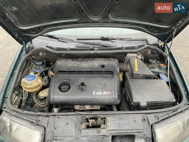 Зеленый Шкода Фабия, объемом двигателя 1.39 л и пробегом 460 тыс. км за 1850 $, фото 11 на Automoto.ua