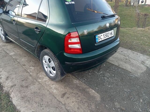Зеленый Шкода Фабия, объемом двигателя 1.4 л и пробегом 253 тыс. км за 2999 $, фото 3 на Automoto.ua