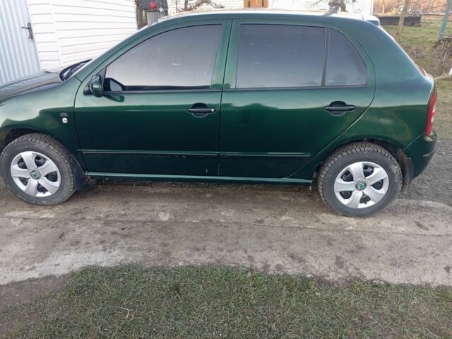 Зеленый Шкода Фабия, объемом двигателя 1.4 л и пробегом 253 тыс. км за 2999 $, фото 2 на Automoto.ua