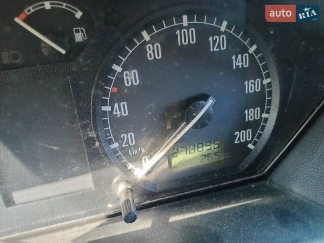 Зелений Шкода Фабія, об'ємом двигуна 1.4 л та пробігом 278 тис. км за 3100 $, фото 5 на Automoto.ua