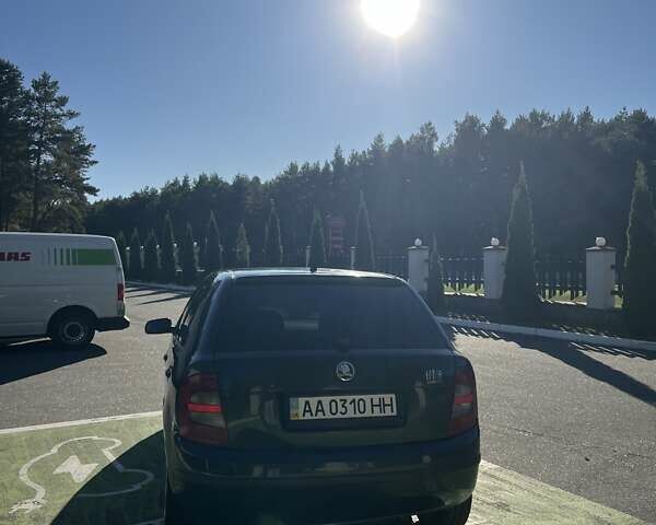 Зеленый Шкода Фабия, объемом двигателя 1.39 л и пробегом 200 тыс. км за 3400 $, фото 3 на Automoto.ua