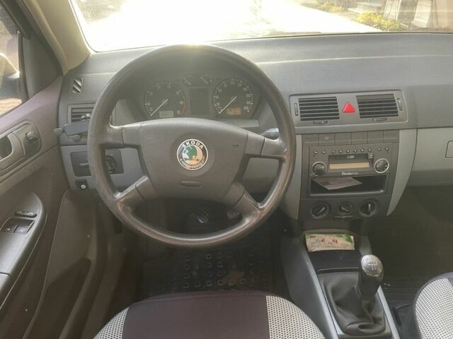 Зелений Шкода Фабія, об'ємом двигуна 0 л та пробігом 380 тис. км за 1100 $, фото 6 на Automoto.ua