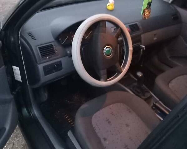 Зеленый Шкода Фабия, объемом двигателя 1.2 л и пробегом 185 тыс. км за 3250 $, фото 8 на Automoto.ua