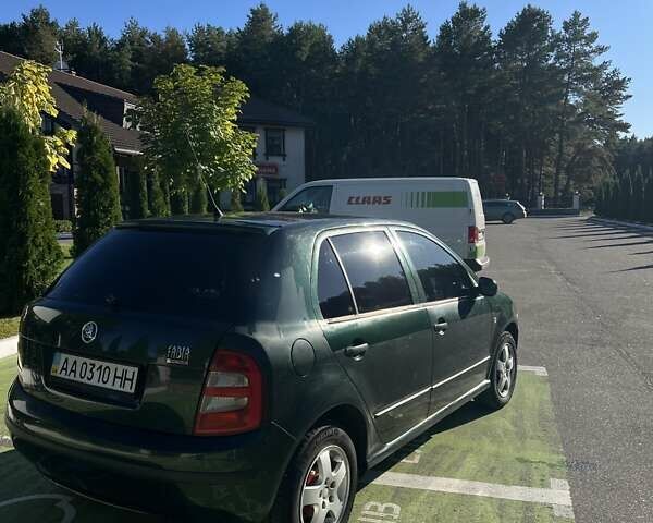 Зеленый Шкода Фабия, объемом двигателя 1.39 л и пробегом 200 тыс. км за 3400 $, фото 4 на Automoto.ua