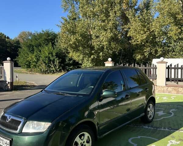 Зеленый Шкода Фабия, объемом двигателя 1.39 л и пробегом 200 тыс. км за 3400 $, фото 1 на Automoto.ua