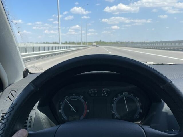 Зеленый Шкода Фабия, объемом двигателя 1.2 л и пробегом 208 тыс. км за 3650 $, фото 9 на Automoto.ua