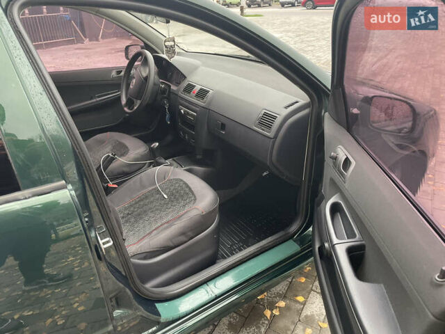 Зеленый Шкода Фабия, объемом двигателя 1.2 л и пробегом 193 тыс. км за 2700 $, фото 7 на Automoto.ua