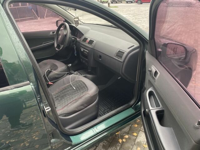 Зеленый Шкода Фабия, объемом двигателя 1.2 л и пробегом 200 тыс. км за 2700 $, фото 5 на Automoto.ua