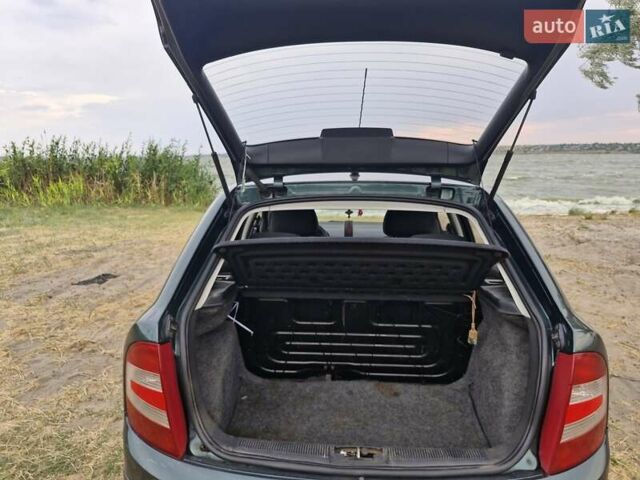 Зелений Шкода Фабія, об'ємом двигуна 1.2 л та пробігом 210 тис. км за 3300 $, фото 2 на Automoto.ua
