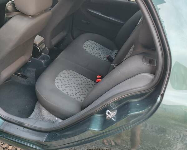 Зеленый Шкода Фабия, объемом двигателя 1.2 л и пробегом 252 тыс. км за 3300 $, фото 6 на Automoto.ua