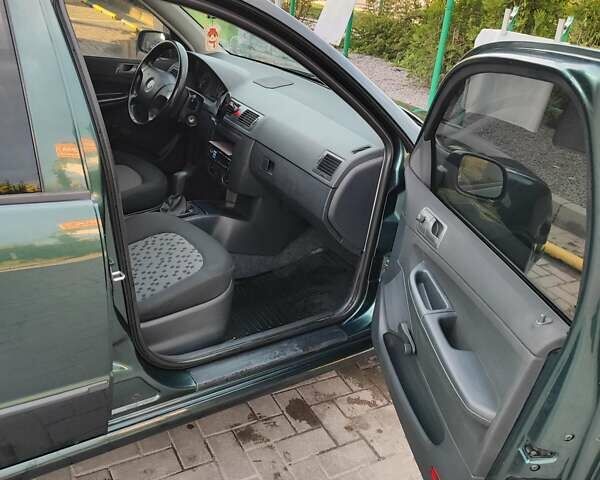 Зеленый Шкода Фабия, объемом двигателя 1.2 л и пробегом 252 тыс. км за 3300 $, фото 3 на Automoto.ua