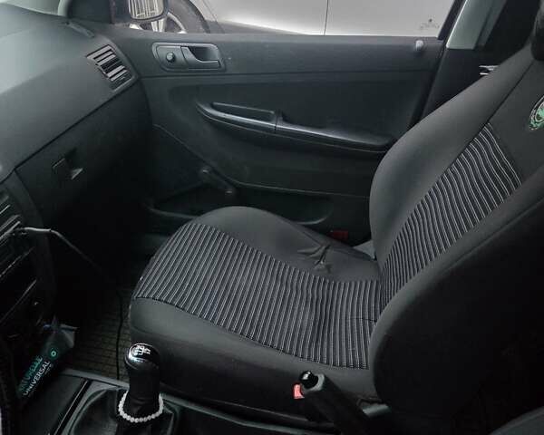 Зеленый Шкода Фабия, объемом двигателя 1.2 л и пробегом 222 тыс. км за 2500 $, фото 2 на Automoto.ua
