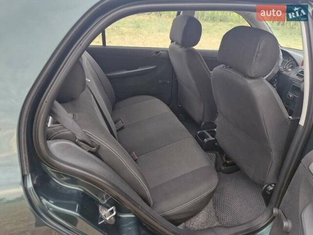 Зелений Шкода Фабія, об'ємом двигуна 1.2 л та пробігом 210 тис. км за 3300 $, фото 5 на Automoto.ua