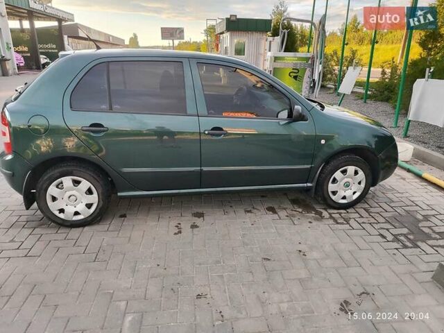 Зеленый Шкода Фабия, объемом двигателя 1.2 л и пробегом 252 тыс. км за 3300 $, фото 1 на Automoto.ua