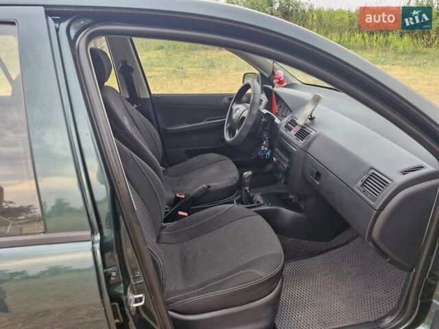 Зелений Шкода Фабія, об'ємом двигуна 1.2 л та пробігом 210 тис. км за 3300 $, фото 4 на Automoto.ua