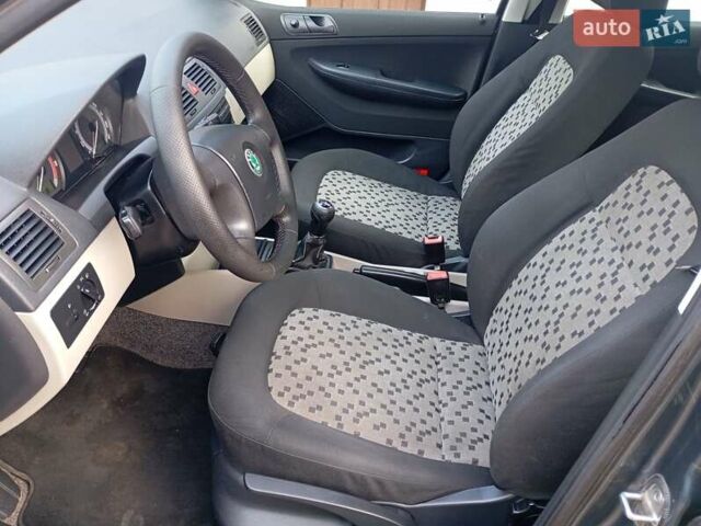 Зеленый Шкода Фабия, объемом двигателя 1.4 л и пробегом 200 тыс. км за 4150 $, фото 14 на Automoto.ua