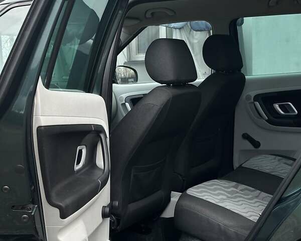 Зеленый Шкода Фабия, объемом двигателя 1.39 л и пробегом 225 тыс. км за 5200 $, фото 40 на Automoto.ua