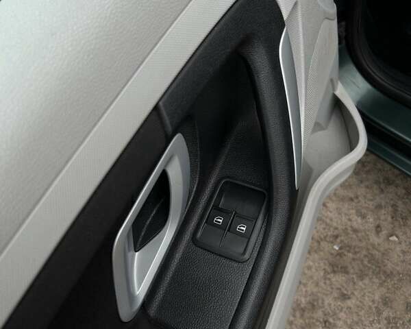 Зеленый Шкода Фабия, объемом двигателя 1.39 л и пробегом 224 тыс. км за 5350 $, фото 16 на Automoto.ua