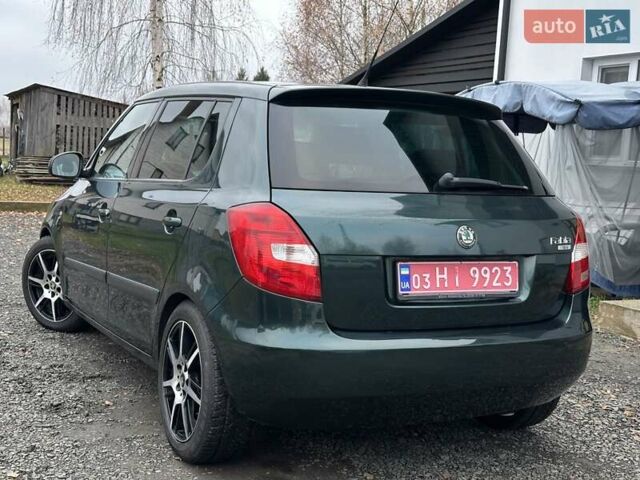 Зеленый Шкода Фабия, объемом двигателя 1.39 л и пробегом 225 тыс. км за 5200 $, фото 11 на Automoto.ua