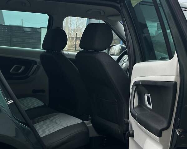 Зеленый Шкода Фабия, объемом двигателя 1.39 л и пробегом 225 тыс. км за 5200 $, фото 44 на Automoto.ua