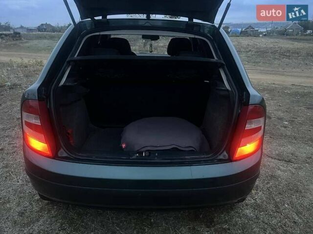 Зелений Шкода Фабія, об'ємом двигуна 1.2 л та пробігом 320 тис. км за 3300 $, фото 4 на Automoto.ua