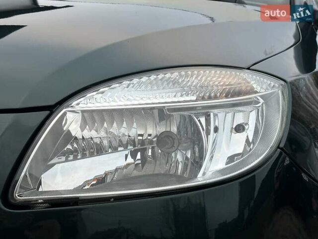 Зеленый Шкода Фабия, объемом двигателя 1.39 л и пробегом 225 тыс. км за 5200 $, фото 12 на Automoto.ua