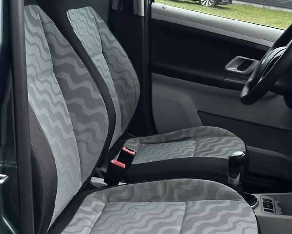 Зеленый Шкода Фабия, объемом двигателя 1.39 л и пробегом 225 тыс. км за 5200 $, фото 39 на Automoto.ua