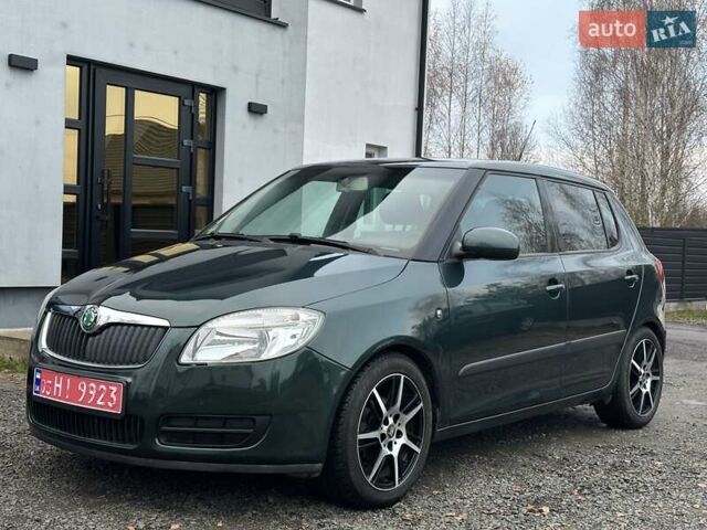 Зеленый Шкода Фабия, объемом двигателя 1.39 л и пробегом 225 тыс. км за 5200 $, фото 7 на Automoto.ua