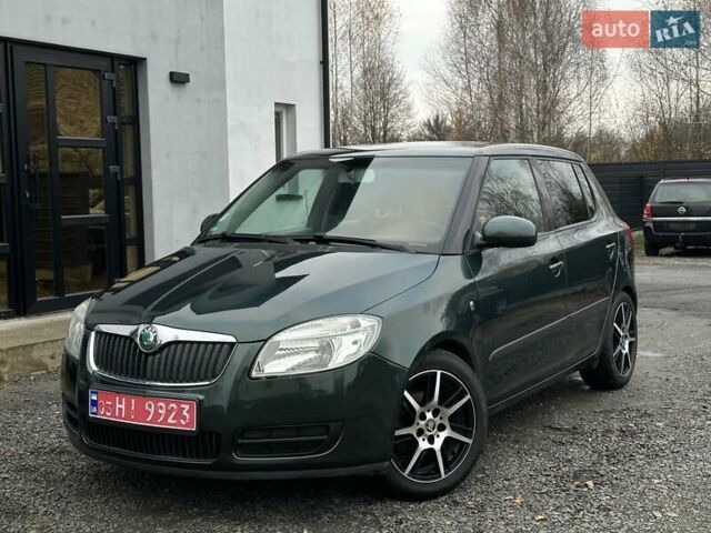 Зеленый Шкода Фабия, объемом двигателя 1.39 л и пробегом 225 тыс. км за 5200 $, фото 3 на Automoto.ua