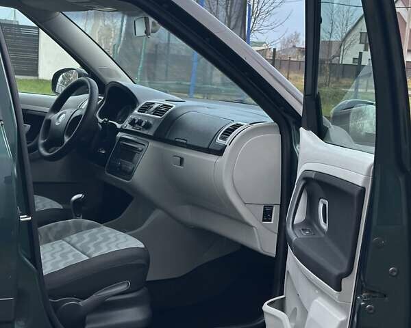 Зеленый Шкода Фабия, объемом двигателя 1.39 л и пробегом 225 тыс. км за 5200 $, фото 35 на Automoto.ua