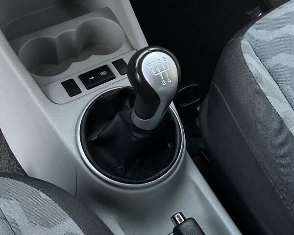 Зеленый Шкода Фабия, объемом двигателя 1.39 л и пробегом 225 тыс. км за 5200 $, фото 29 на Automoto.ua