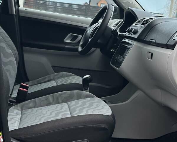 Зеленый Шкода Фабия, объемом двигателя 1.39 л и пробегом 225 тыс. км за 5200 $, фото 37 на Automoto.ua