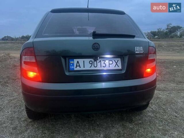 Зелений Шкода Фабія, об'ємом двигуна 1.2 л та пробігом 320 тис. км за 3300 $, фото 2 на Automoto.ua