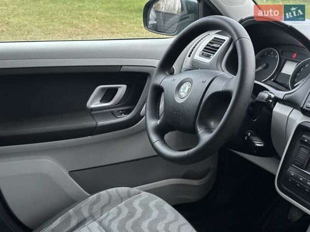 Зеленый Шкода Фабия, объемом двигателя 1.39 л и пробегом 225 тыс. км за 5200 $, фото 38 на Automoto.ua