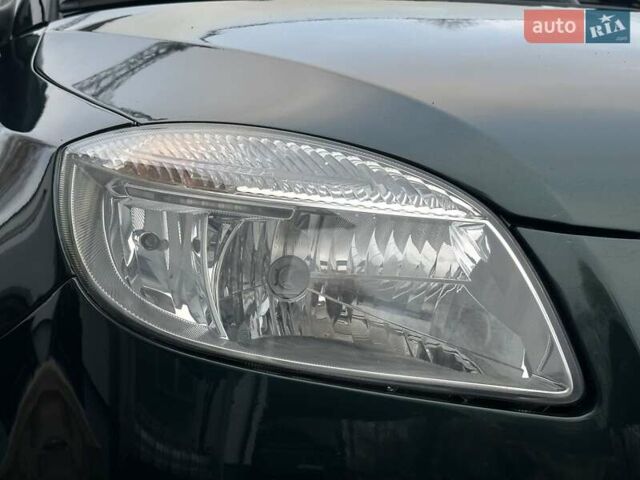 Зеленый Шкода Фабия, объемом двигателя 1.39 л и пробегом 225 тыс. км за 5200 $, фото 13 на Automoto.ua